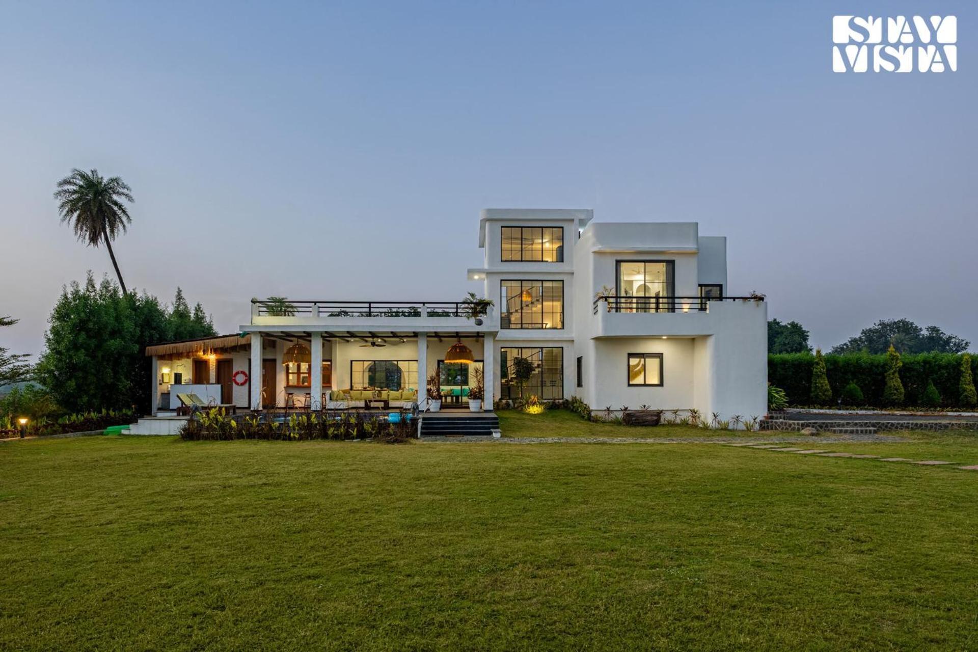 Stayvista At Lotus By The Lake With Pool, Bbq & Lawn Indore Exteriör bild