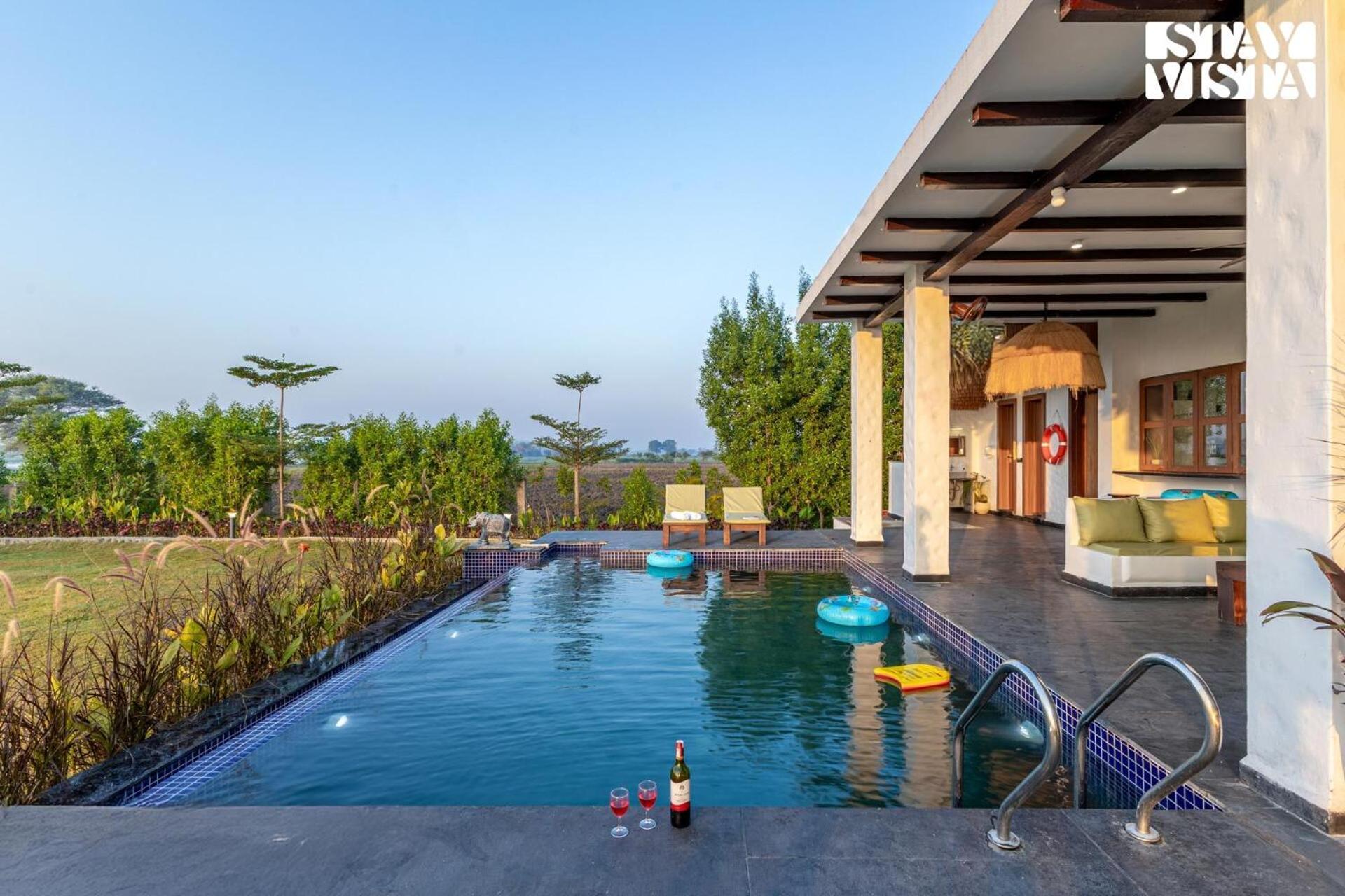 Stayvista At Lotus By The Lake With Pool, Bbq & Lawn Indore Exteriör bild